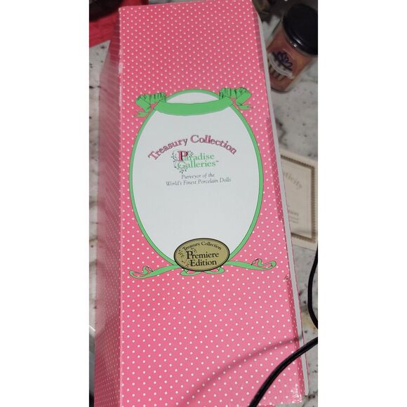 Paradise Galleries Doll Treasury Collection Annie Oakley Porcelain Collector New - Picture 12 of 12